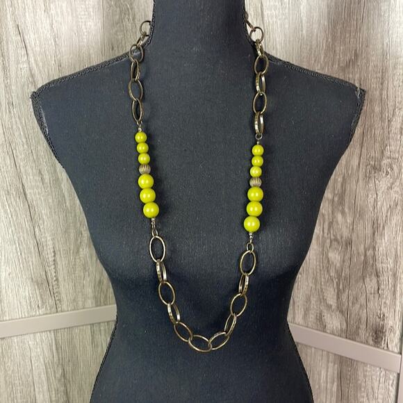 Vintage mod lime green long strand necklace - Picture 1 of 6